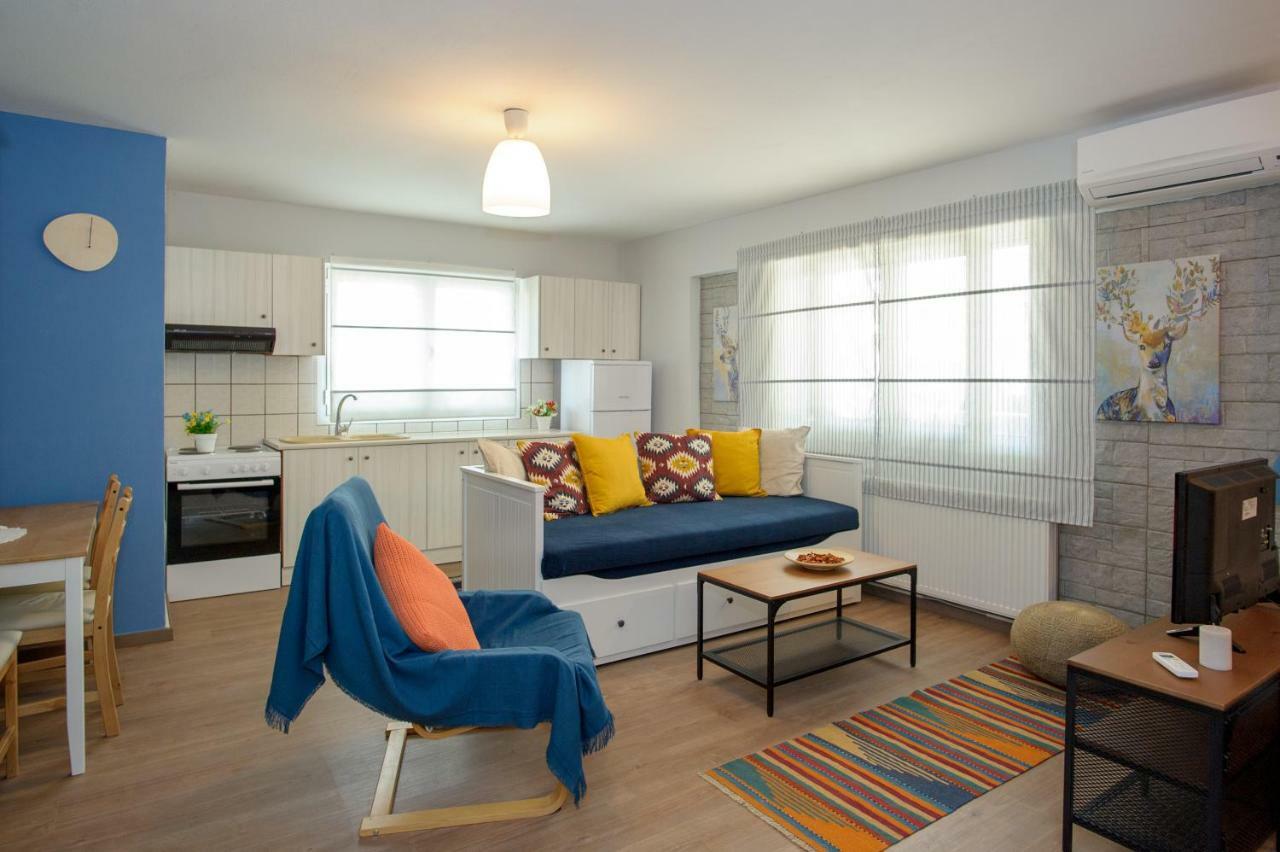 יואנינה La Casa - Traditionally Elegant Apt 38M2 W Prk Grd מראה חיצוני תמונה
